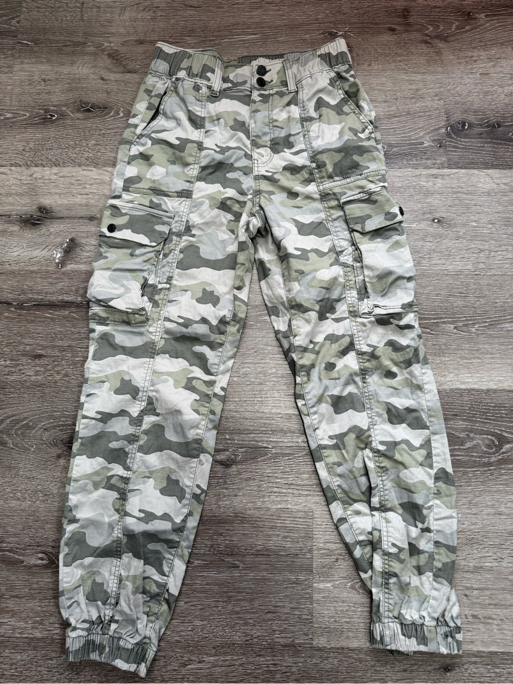 SO camo joggers